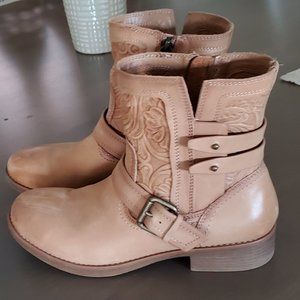 Comfortiva Womens Cowboy Boots